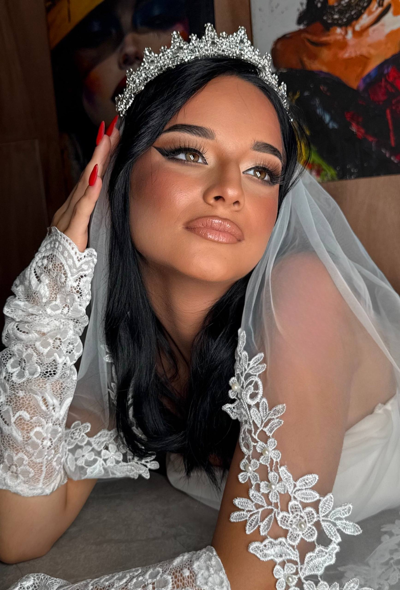 Νυφικό μακιγιάζ με smudged eyeliner και πέπλο